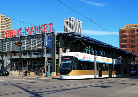 Milwaukee_Street_Car-2-565×400